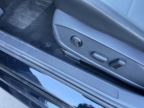 Used 2025 Volkswagen Jetta SE image 23