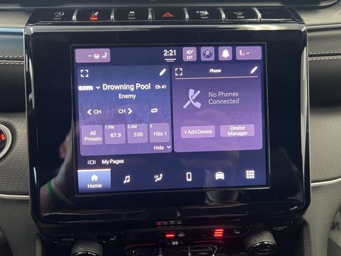 New 2025 Jeep Grand Cherokee Altitude image 16