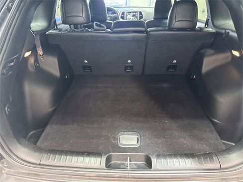 Used 2023 Jeep Cherokee Altitude Lux image 24