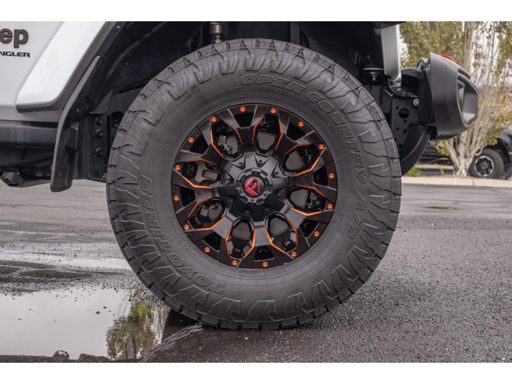 Used 2023 Jeep Wrangler Unlimited Rubicon AWD/4WD image 9