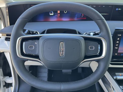 New 2026 Lincoln Nautilus Reserve image 34