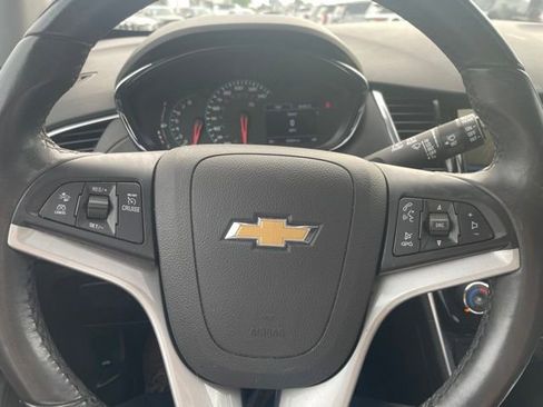 Used 2019 Chevrolet Trax Premier FWD image 15