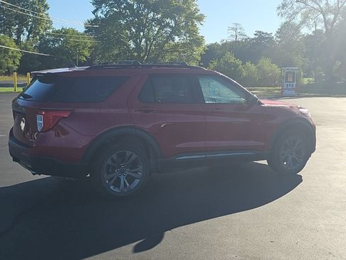 Used 2024 Ford Explorer XLT w/ Equipment Group 202A AWD/4WD image 5