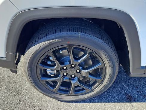 New 2026 Jeep Compass Latitude image 23