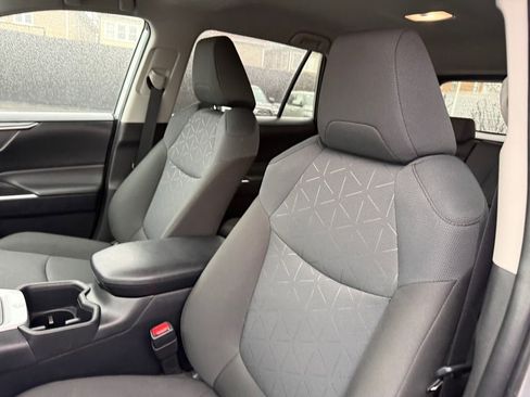 Certified 2025 Toyota RAV4 XLE image 27