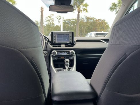 Used 2022 Toyota RAV4 XLE image 31