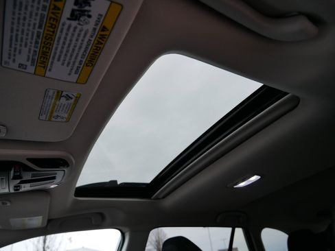 Used 2025 Subaru Outback Premium image 33