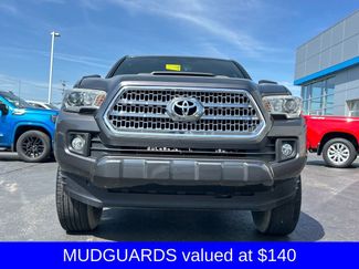 Used 2016 Toyota Tacoma TRD Sport w/ Towing Package video 3