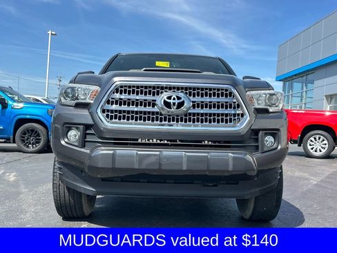 Used 2016 Toyota Tacoma TRD Sport w/ Towing Package image 3