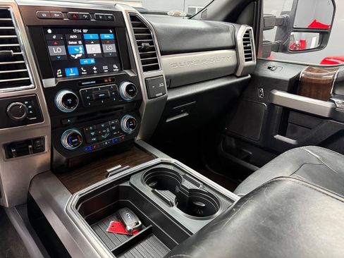 Used 2017 Ford F350 Platinum w/ Platinum Ultimate Package AWD/4WD image 21