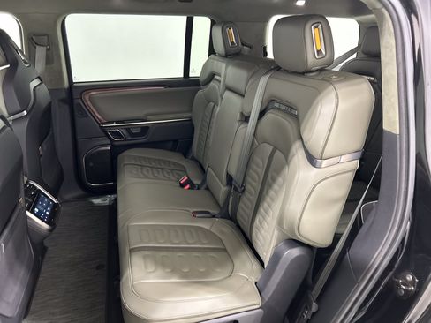 Used 2023 Rivian R1S Adventure AWD/4WD image 21