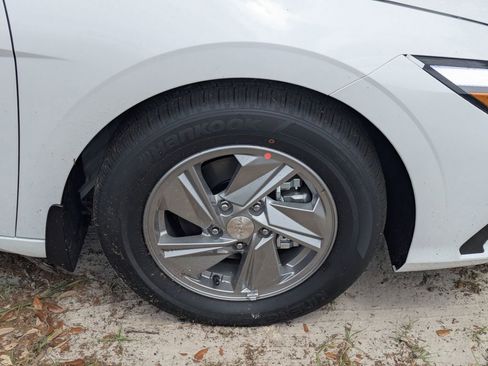 New 2026 Hyundai Elantra SE FWD image 11