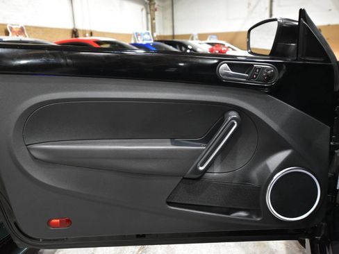 Used 2012 Volkswagen Beetle 2.5 image 9