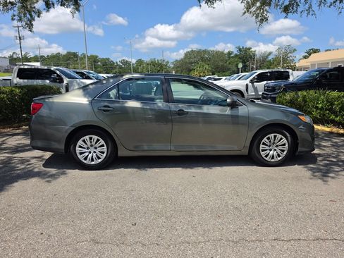Used 2012 Toyota Camry FWD image 6