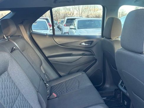 Used 2018 Chevrolet Equinox LT image 16