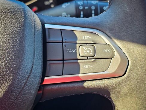 New 2026 Jeep Compass Latitude AWD/4WD image 18