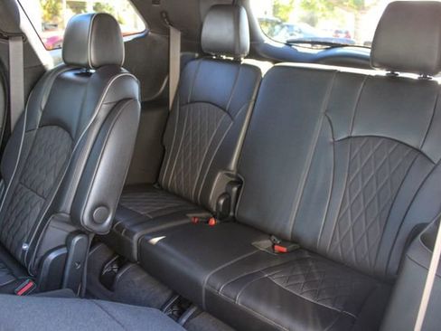 Used 2024 Buick Enclave Avenir image 14