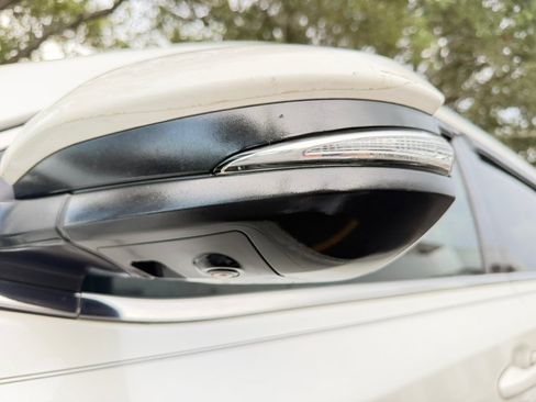 Used 2019 Toyota Highlander Limited Platinum FWD image 9