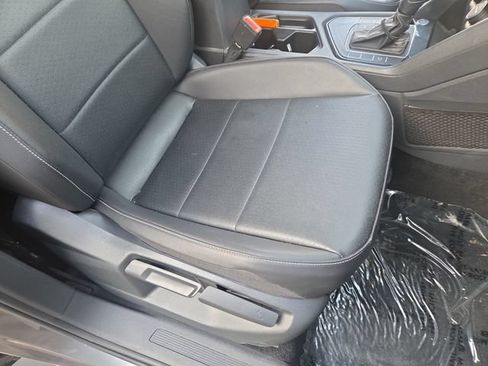 Used 2021 Volkswagen Tiguan SE w/ Panoramic Sunroof Package FWD image 32