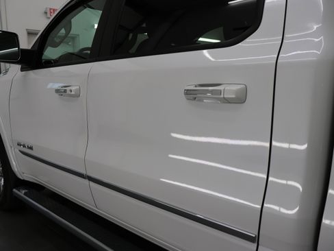 Used 2022 RAM 1500 Laramie AWD/4WD image 33