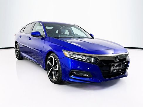 Used 2018 Honda Accord Sport image 2