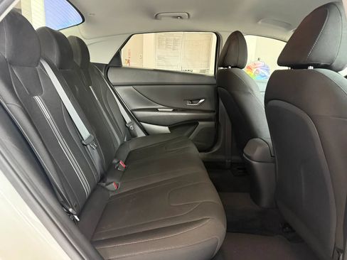 Used 2022 Hyundai Elantra SEL w/ Convenience Package FWD image 26