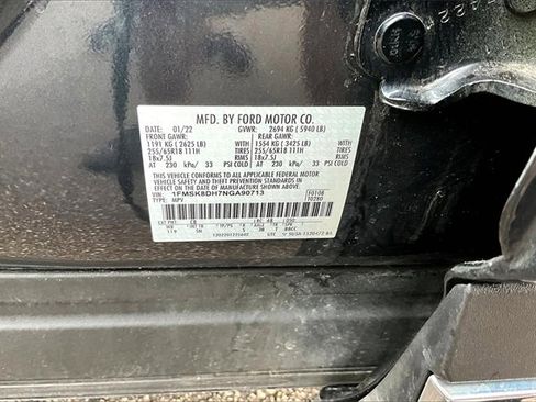 Used 2022 Ford Explorer XLT w/ Equipment Group 202A image 32