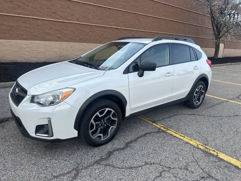 Used 2016 Subaru Crosstrek 2.0i image 4