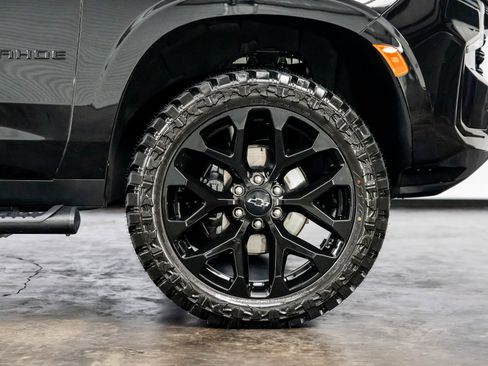 Used 2024 Chevrolet Tahoe Z71 w/ Luxury Package image 24