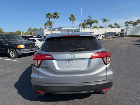 Used 2017 Honda HR-V LX image 6
