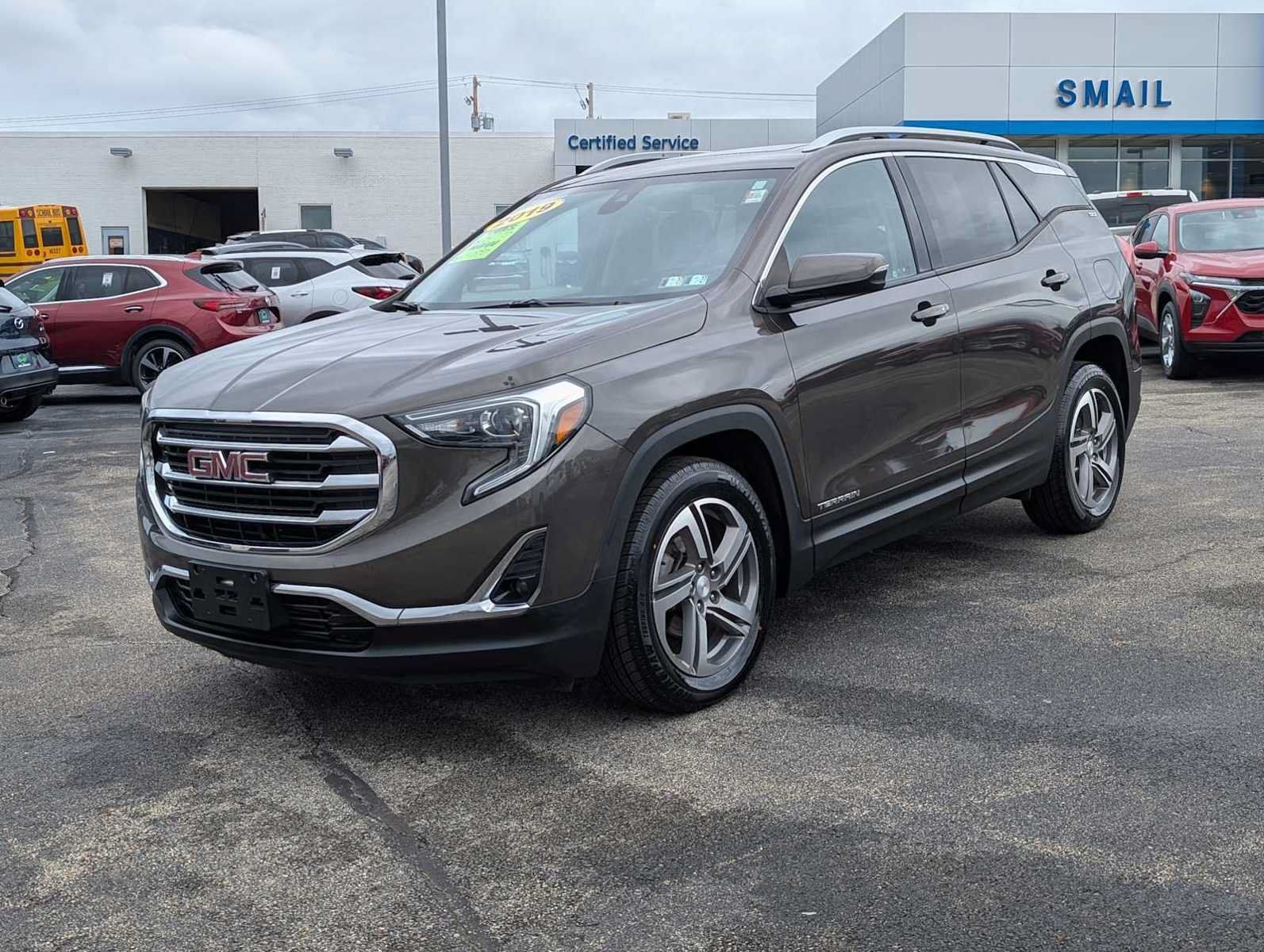 Used 2019 GMC Terrain SLT w/ Preferred Package AWD/4WD image 1