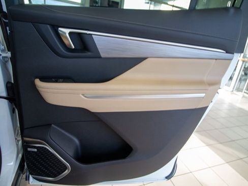 Used 2025 Buick Enclave Preferred w/ LPO, Floor Liner Package image 11