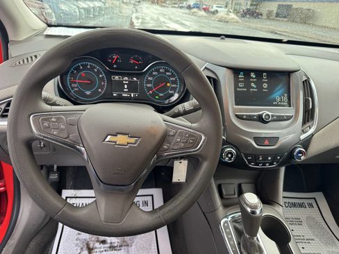 Used 2016 Chevrolet Cruze LT image 5