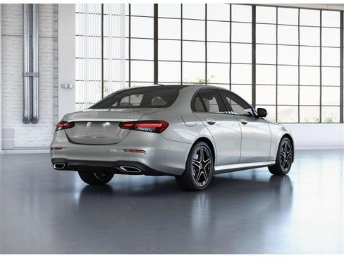 Certified 2022 Mercedes-Benz E 350 4MATIC Sedan image 23