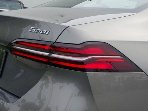 Certified 2025 BMW 530i image 5