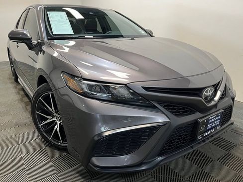 Used 2024 Toyota Camry SE AWD/4WD image 1