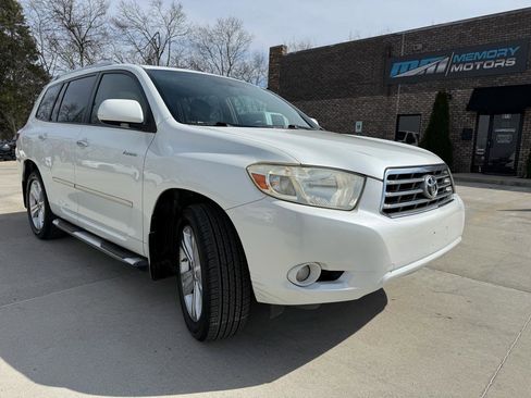 Used 2010 Toyota Highlander Limited image 3
