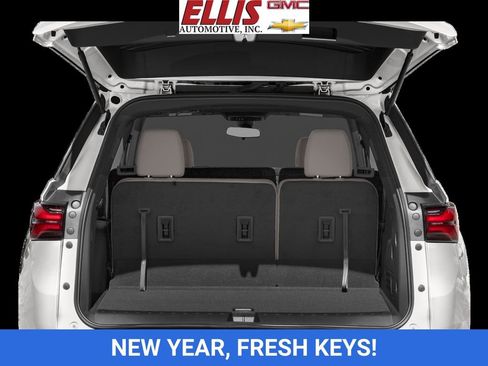 Used 2023 Chevrolet Traverse RS w/ LPO, Floor Liner Package image 47