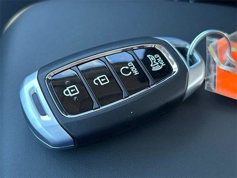 New 2025 Hyundai Venue SEL image 13