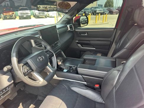 Used 2024 Toyota Tundra Platinum AWD/4WD image 19
