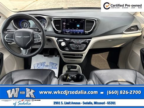 Certified 2023 Chrysler Pacifica Touring-L FWD image 39