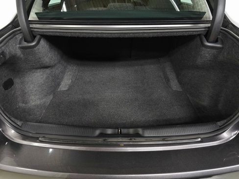 Used 2019 Dodge Charger SXT image 9