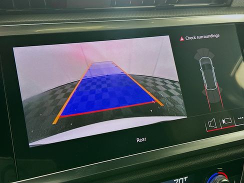 Used 2025 Audi Q3 2.0T Premium image 22