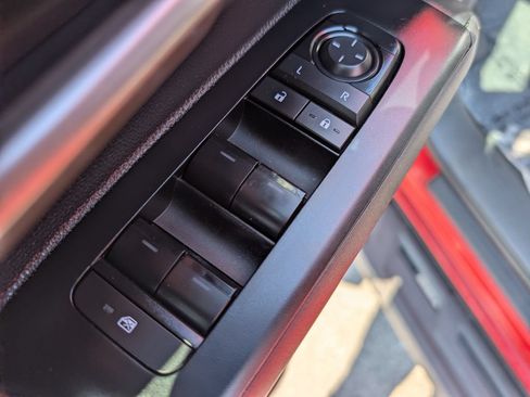 Used 2025 Toyota Tacoma TRD Sport AWD/4WD image 16
