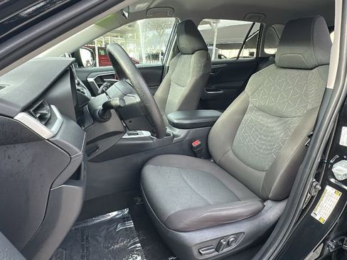 Used 2023 Toyota RAV4 XLE image 29