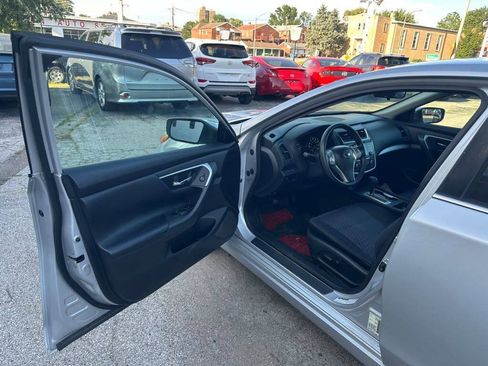 Used 2016 Nissan Altima 2.5 S w/ Power Driver Seat Package FWD image 9