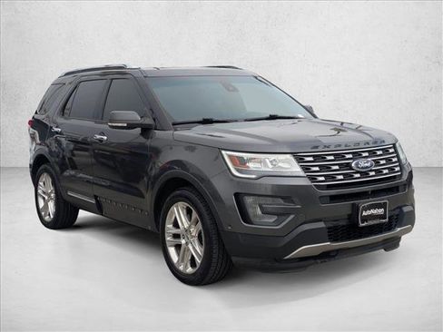 Used 2017 Ford Explorer Limited w/ Equipment Group 301A image 3