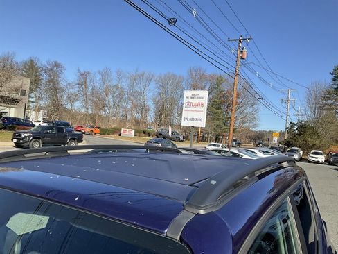 Used 2017 Jeep Renegade Latitude w/ Cold Weather Group image 9