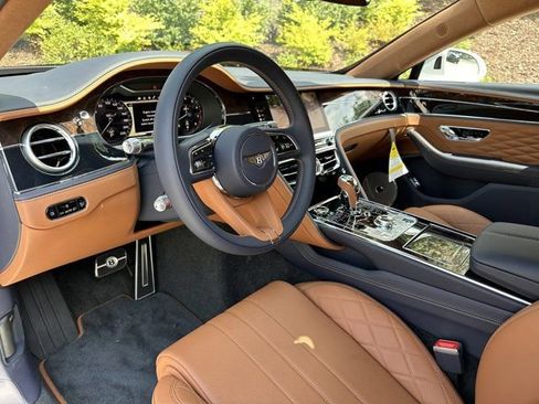 New 2024 Bentley Flying Spur W12 image 17