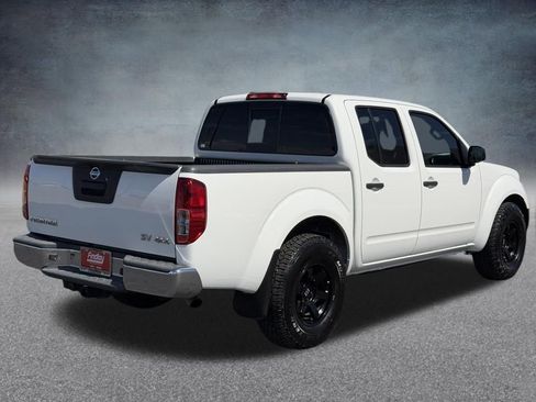 Used 2019 Nissan Frontier SV AWD/4WD image 3